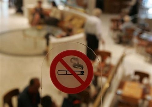 Με τις άδειες στο χέρι