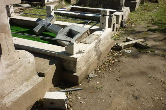 Μαγειρεύουν με λάδι από τάφους