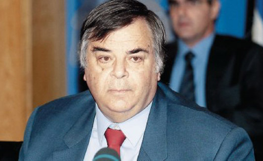 Κλείδωσε το γραφείο του