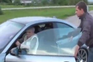 80χρονη κάνει ντριφτ με BMW!