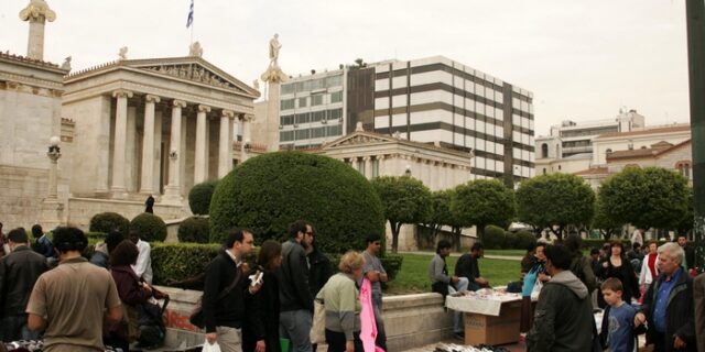 Πρωτοφανής άνθηση για το παρεμπόριο
