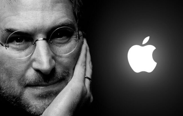 Πώς ο Στιβ Τζομπς έδωσε ξανά ζωή στην Apple