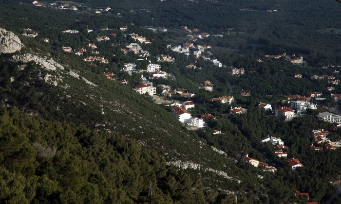 Η Μπιρμπίλη μπλοκάρει το σχέδιο για τα αυθαίρετα