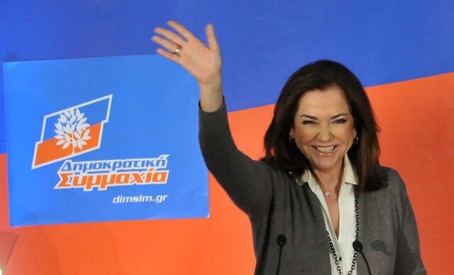 Η Ντόρα και οι τούμπες του Καρατζαφέρη