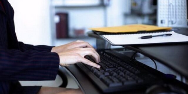 Από το Λονδίνο το e-mail της χρεοκοπίας