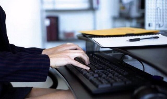 Από το Λονδίνο το e-mail της χρεοκοπίας