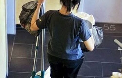 Και χωρίς δώρο και δαρμένη