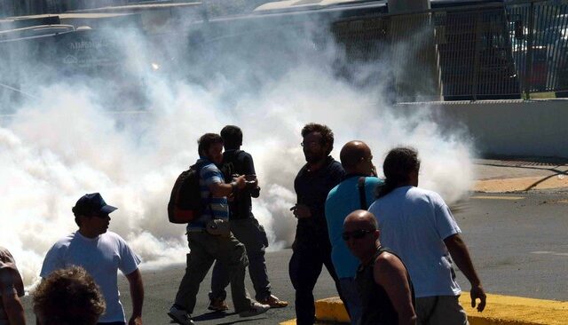 Σοβαρά επεισόδια και τραυματισμοί στον Πειραιά