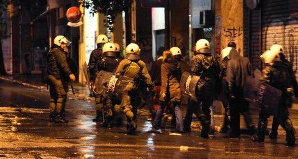 Ολονύχτια επεισόδια με ακρωτηριασμό αστυνομικού