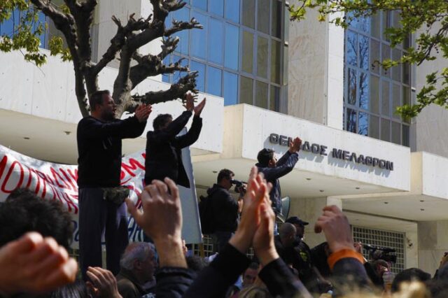 Πράσινο φως για τη μονιμοποίηση συμβασιούχων