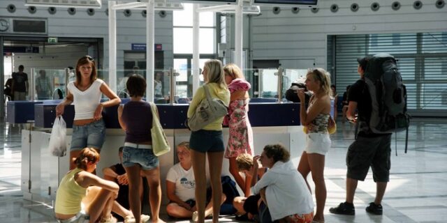 Στέλνουν τουρίστες στη φθηνή Ελλάδα