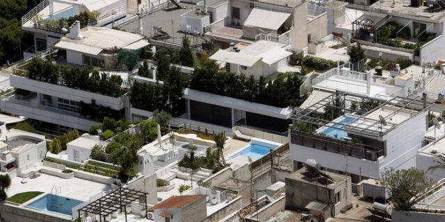 Στο κυνήγι είσπραξης του ΦΑΠ