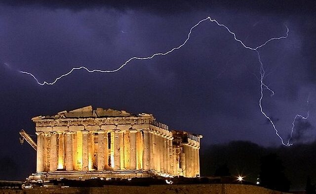 “Η Ευρώπη στραγγαλίζει την Ελλάδα”