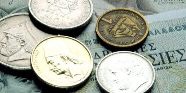 Χιλιάδες ευρώ θα κόστιζε ανά πολίτη η έξοδος από το ευρώ