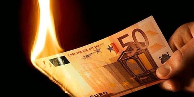 Φόρος στα αναψυκτικά και αύξηση των τελών κυκλοφορίας