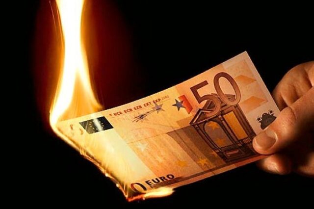 Φόρος στα αναψυκτικά και αύξηση των τελών κυκλοφορίας