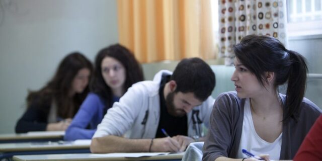Οι απαντήσεις στα θέματα των Πανελλαδικών