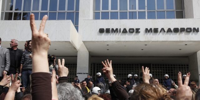 Η τελική μάχη των συμβασιούχων