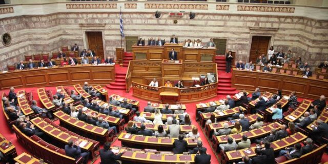 “Σας εξαπάτησαν με το Μεσοπρόθεσμο”