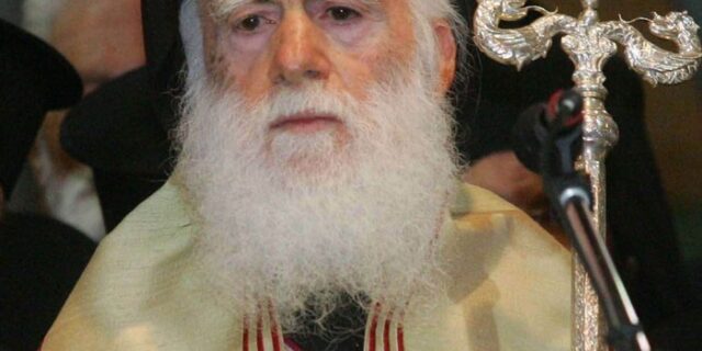 Στο πλευρό των “Αγανακτισμένων” ο Ειρηναίος