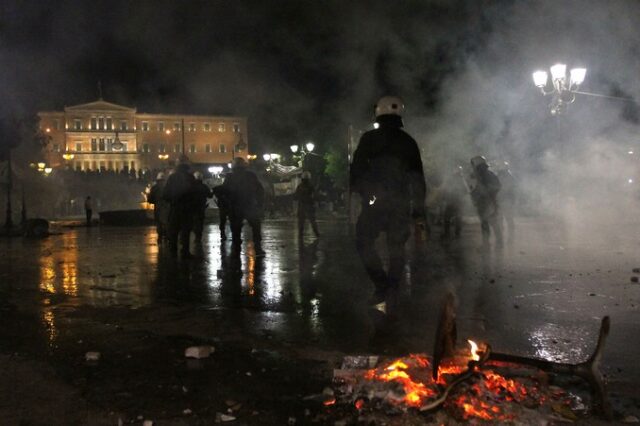 Το Μεσοπρόθεσμο και το ποτάμι της Αγανάκτησης