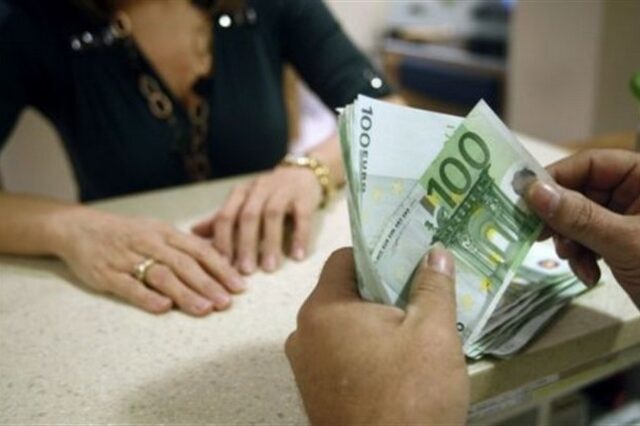 Χαράτσι σε καθυστερήσεις αποπληρωμών δόσεων