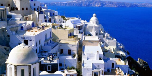 “Κάντε διακοπές στην Ελλάδα για να τη σώσουμε”