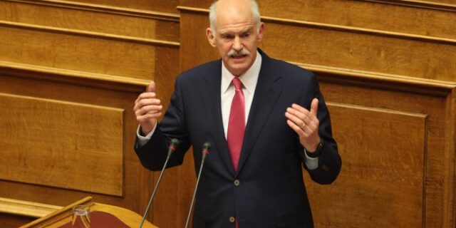 Αγανακτισμένοι εντός και εκτός Βουλής