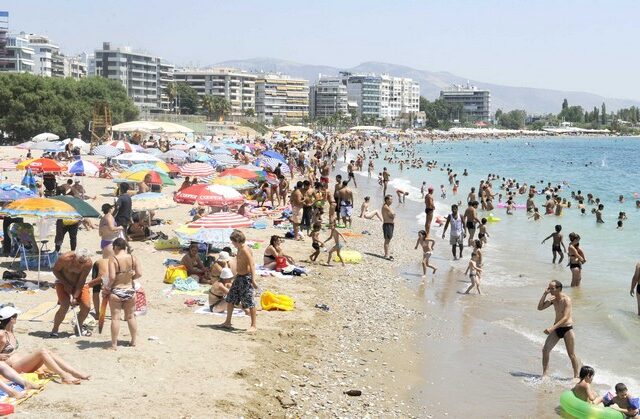 “Αλμυρές” οι βουτιές στην Αθήνα