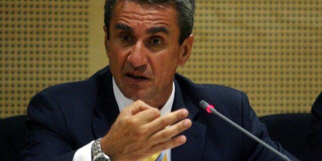 Χρέωναν 10ευρα για εξετάσεις