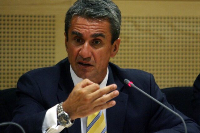 Χρέωναν 10ευρα για εξετάσεις
