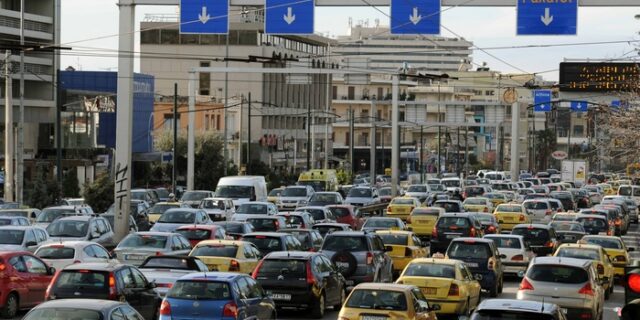Έρχονται τα τέλη κυκλοφορίας με τον μήνα ή με τη μέρα στα 1,9 ευρώ