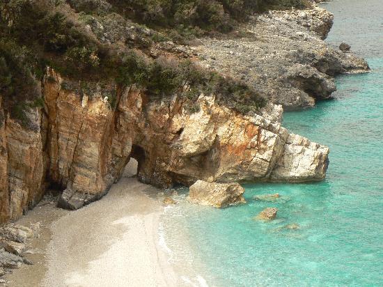 Γαλάζιες σημαίες σε 9 παραλίες του Βόλου