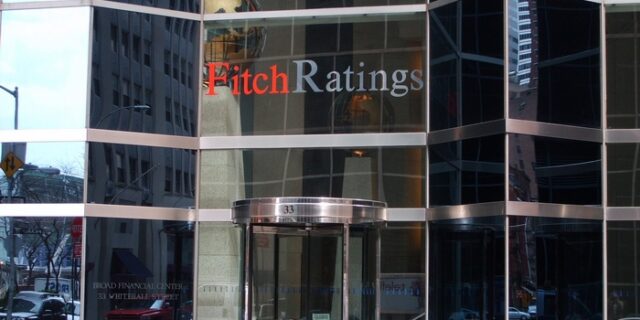 Η Ελλάδα στα “σκουπίδια” από Fitch