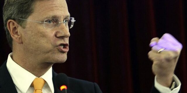 Οι Γερμανοί πιέζουν για ταχεία επίλυση της κρίσης