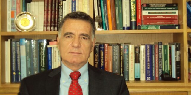 Ο καθηγητής Μ. Γκλεζάκος απαντά στα ερωτήματα των αναγνωστών
