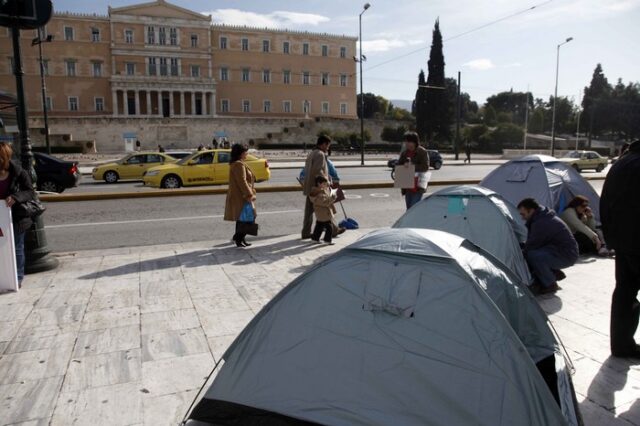 Επιστράτευση της αστυνομίας για να φύγουν οι Αγανακτισμένοι