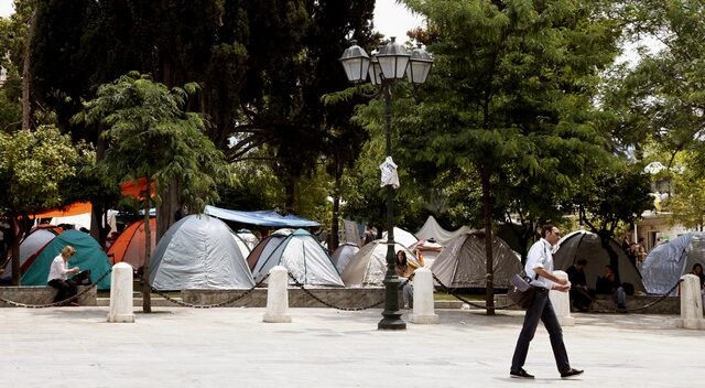 Αγανακτισμένοι: “Δεν φεύγουμε από την πλατεία”