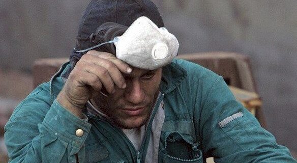 Χάθηκαν 123.000 θέσεις εργασίας στη βιομηχανία από το 2008