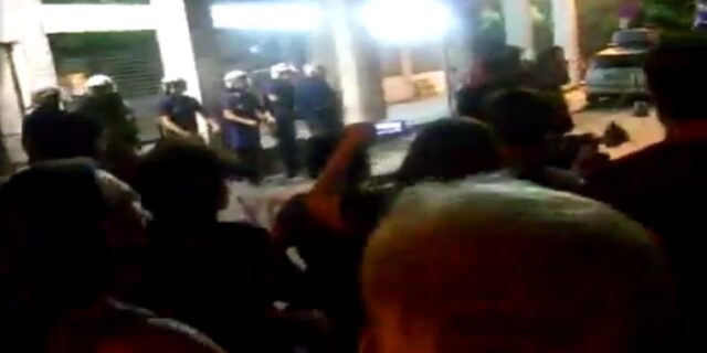 Αγανακτισμένη επίσκεψη στο γραφείο του Βενιζέλου
