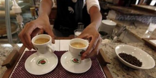 Αυξάνουν ΦΠΑ; Κάνουν στάση πληρωμών