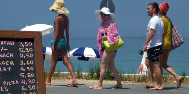 Καθεστώς η ανασφάλιστη εργασία στον τουρισμό