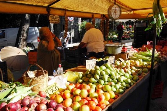 Από το χωράφι στο ράφι μέχρι και 900% ακριβότερα