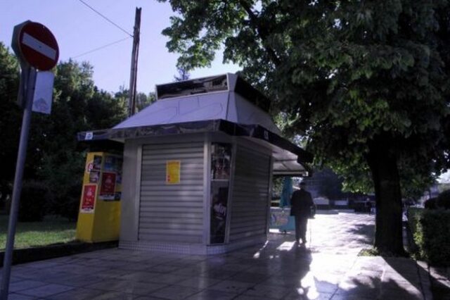 Βουλιάζουν στα βαθιά νερά… οι περιπτερούχοι