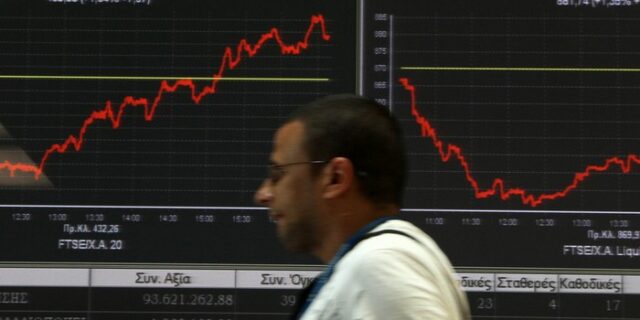 Σκηνικό κατάρρευσης με οδηγό τις τράπεζες