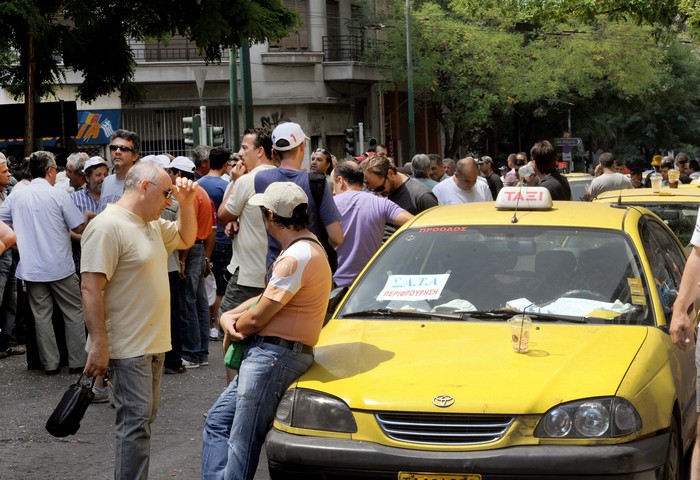 Έκτακτη συνάντηση ιδιοκτητών ταξί με περιφερειάρχες