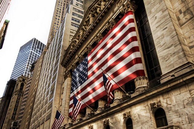 Καμπανάκι Fitch – Moody’s σε ΗΠΑ