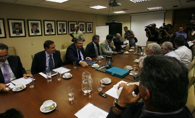 Φορολογική αναδόμηση ζητούν οι κοινωνικοί φορείς