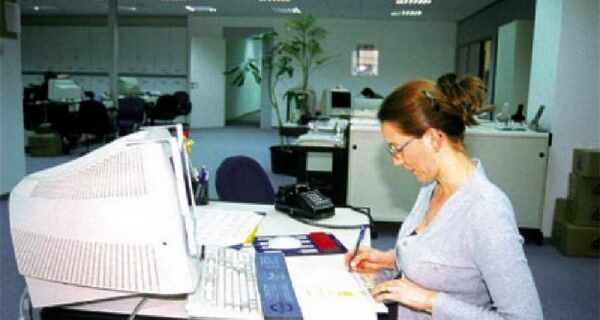 Περικοπή μισθών έως και 50% στο Δημόσιο