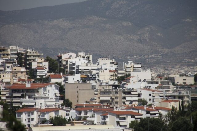 Παγώνει η αγορά των ακινήτων